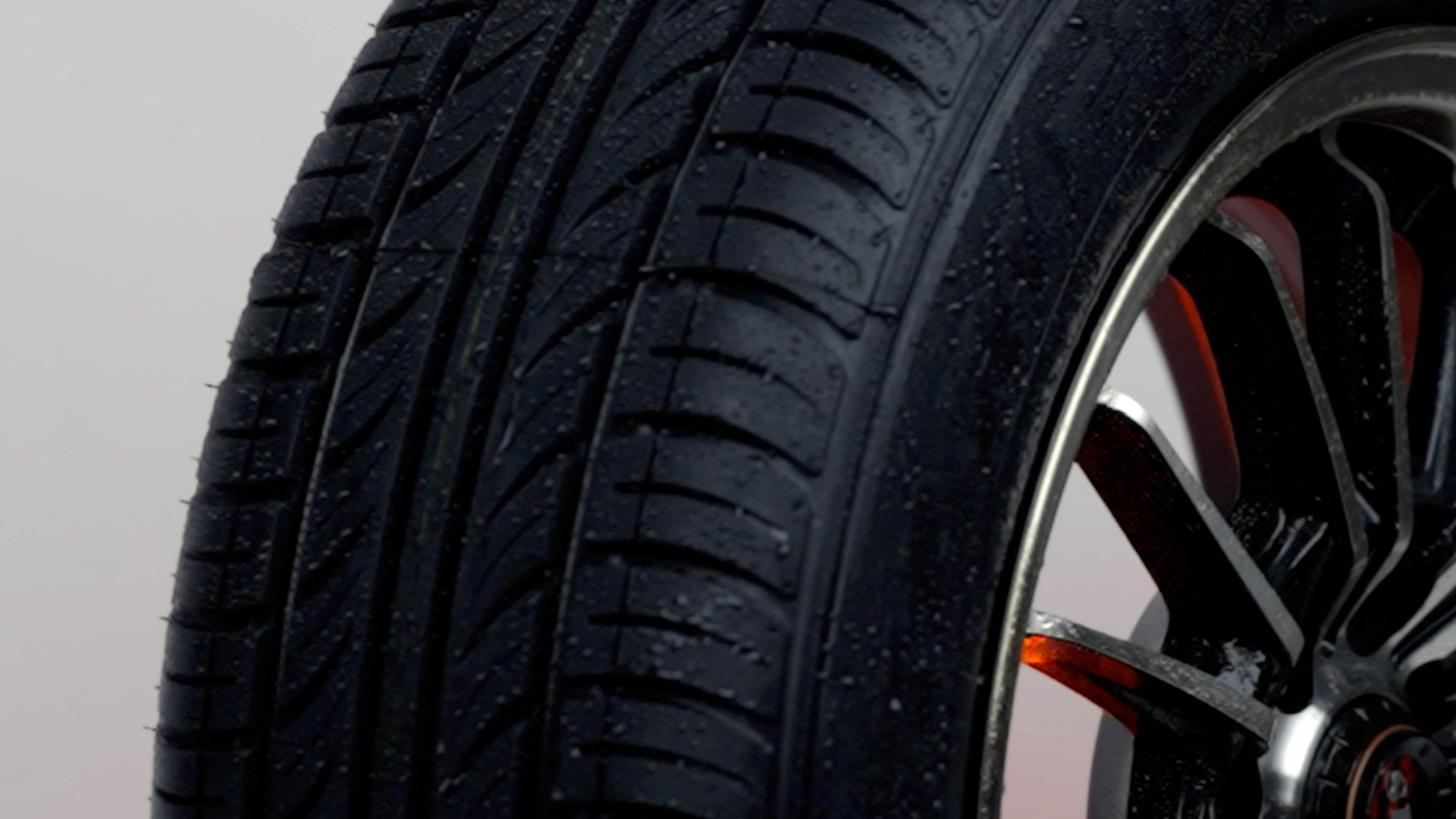 رونمایی رازی تایر از تایر جدید 195/60R15